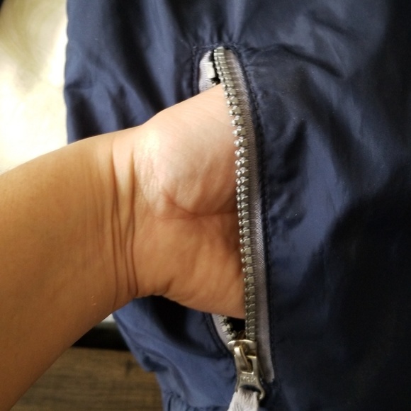 Carter's windbreaker - Picture 6 of 7